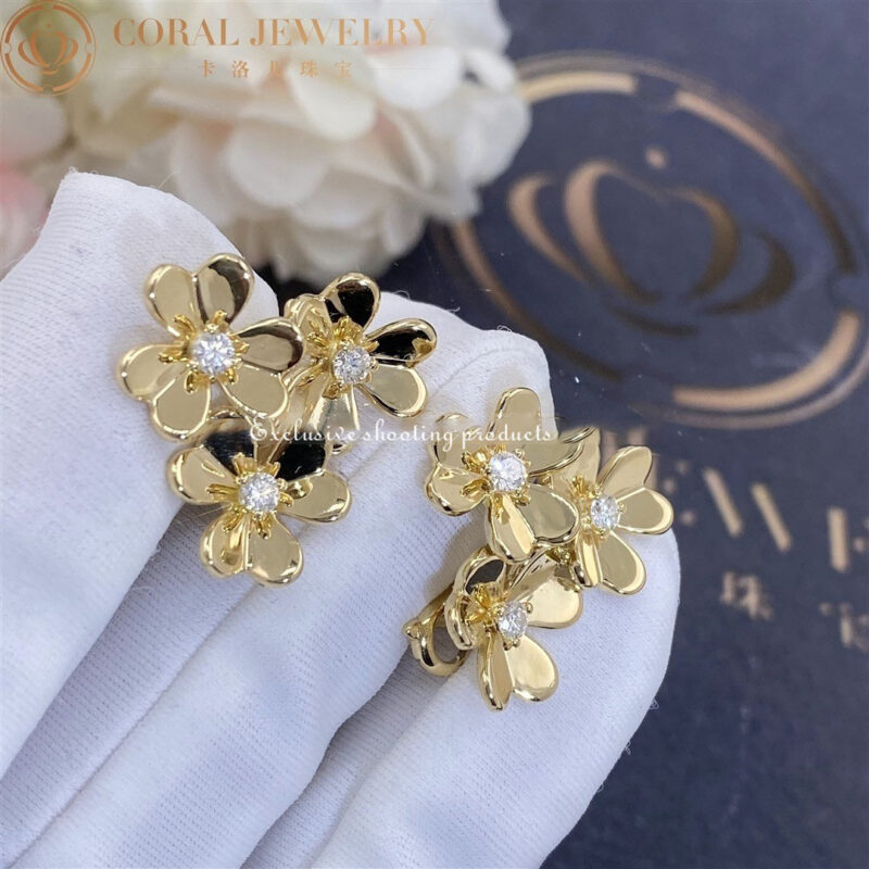 Van Cleef & Arpels VCARP2DV00 Frivole earrings 3 flowers mini model Yellow gold Diamond earrings 7