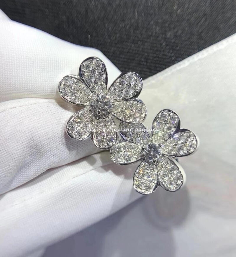 Van Cleef & Arpels VCARB65800 Frivole earrings small model White gold Diamond earrings 7