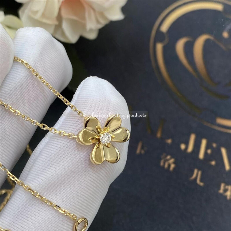 Van Cleef & Arpels VCARP0J100 Frivole pendant mini model Yellow gold Diamond Necklace 3