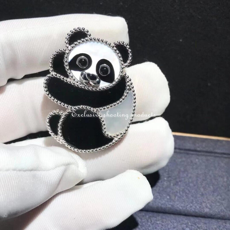 Van VCARP5LI00 Cleef & Arpels Lucky Animals Panda clip White gold Mother-of-pearl Onyx clip 2