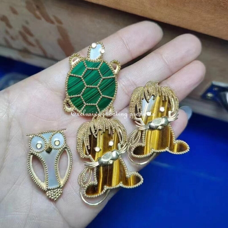 Van VCARP5LK00 Cleef & Arpels Lucky Animals Turtle clip Yellow gold Malachite Mother-of-pearl Onyx clip 7