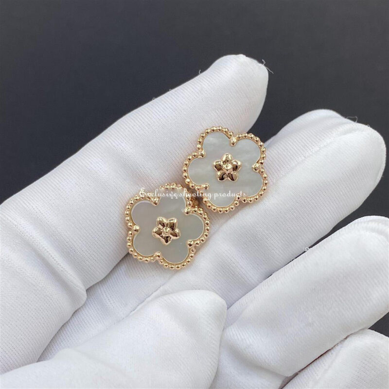 Van Cleef & Arpels VCARP7RU00 Lucky Spring earrings plum blossom Rose gold Mother-of-pearl 4