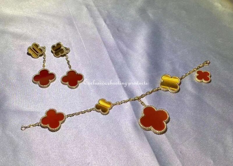 Van Cleef & Arpels VCARL62400 Bracelet Magic Alhambra Carnelian Tiger Eye 5 Motifs Magic Alhambra Bracelet 6