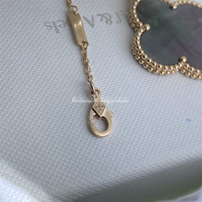 Van Cleef & Arpels VCARP6I200 Magic Alhambra long necklace 1 motif Rose gold Mother-of-pearl necklace 2