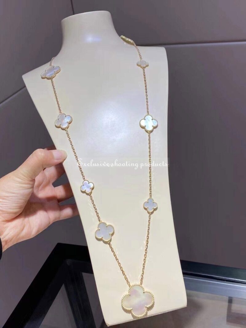 Van Cleef & Arpels VCARD79500 Magic Alhambra long necklace 11 motifs Yellow gold Mother-of-pearl necklace 4