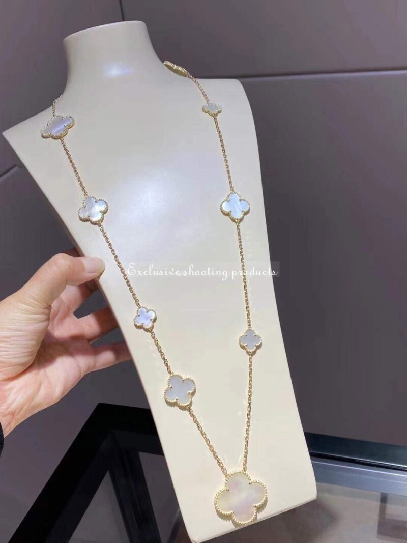 Van Cleef & Arpels VCARD79500 Magic Alhambra long necklace 11 motifs Yellow gold Mother-of-pearl necklace 6