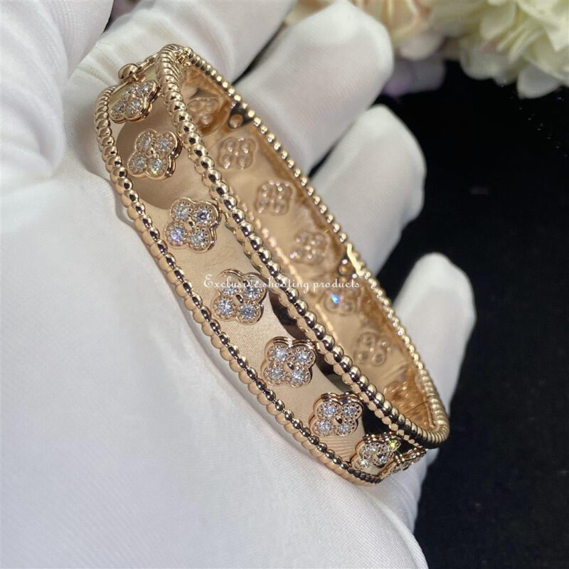 Van Cleef & Arpels VCARO25N00 Perlée clovers bracelet Rose gold Diamond 4