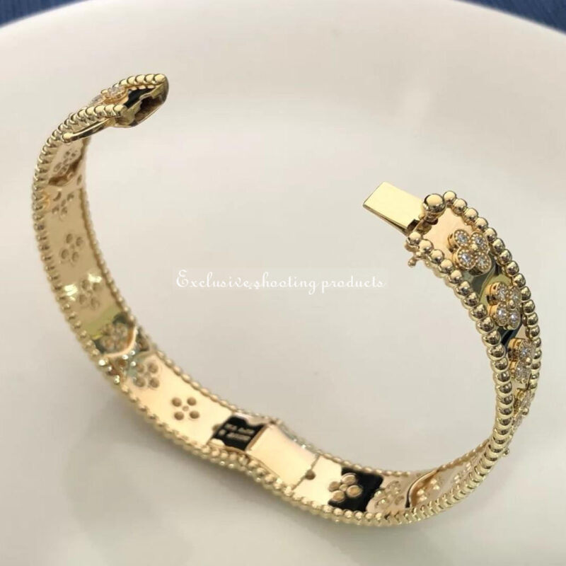 Van Cleef & Arpels VCARO56300 Perlée clovers bracelet Yellow gold Diamond 13