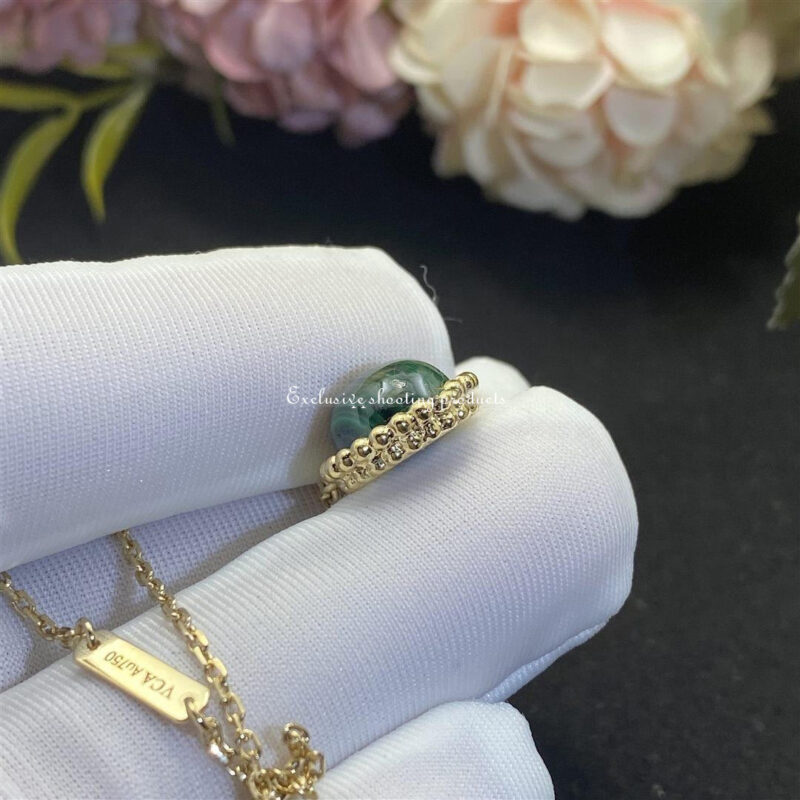 Van Cleef & Arpels VCARP4DM00 Perlée couleurs pendant Yellow gold Malachite Necklace 4