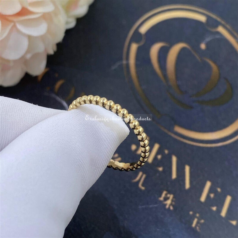 Van Cleef & Arpels VCARN95Q00 Perlée pearls of gold ring small model Yellow gold ring 5
