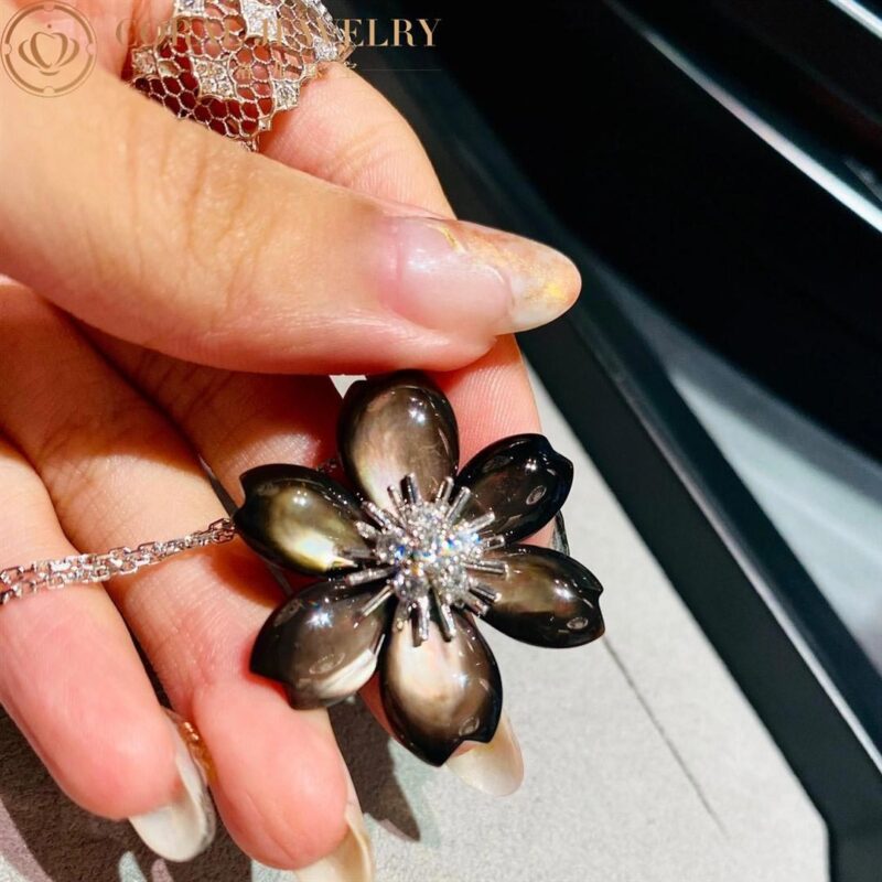 Van Cleef & Arpels VCARD30400 Rose de Noël clip pendant small model White gold Diamond Mother-of-pearl Necklace 2