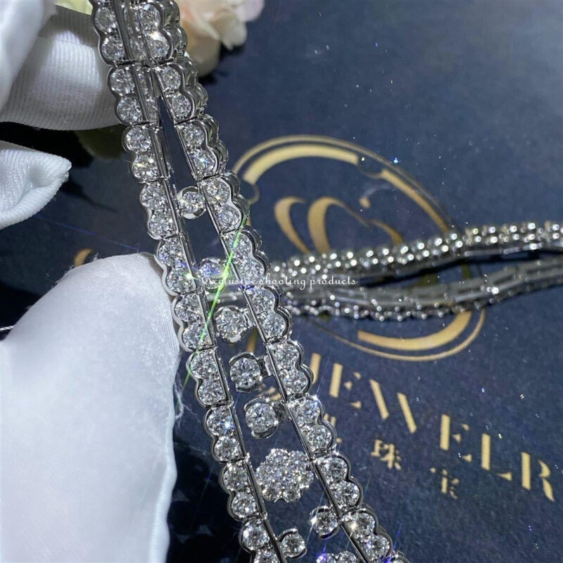 Van Cleef & Arpels VCARO3RI00 Snowflake Necklace Platinum Diamond Necklace 10