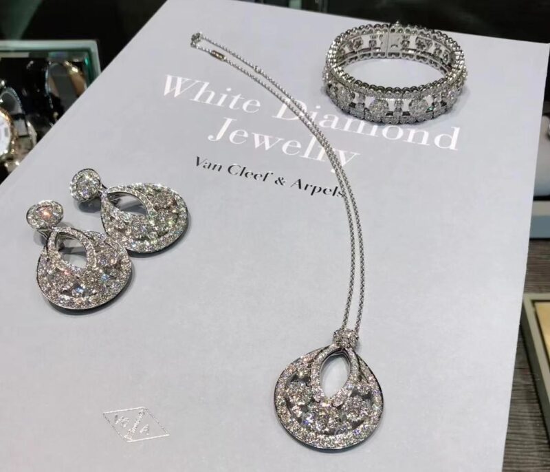 Van Cleef & Arpels VCARO3RO00 Snowflake pendant large model Platinum Diamond Necklace 8