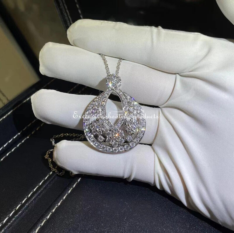 Van Cleef & Arpels VCARO3RN00 Snowflake pendant small model Platinum Diamond Necklace 4
