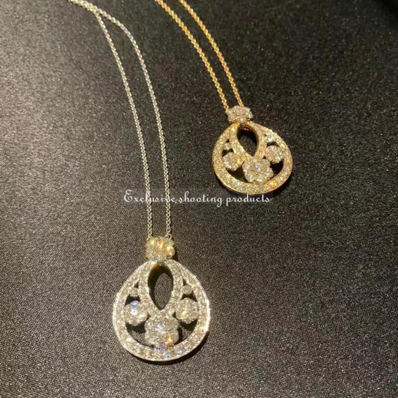 Van Cleef & Arpels VCARO9TK00 Snowflake pendant small model Yellow gold Diamond Necklace 3