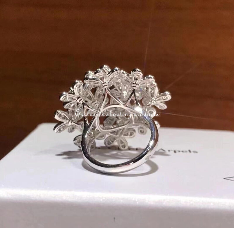 Van Cleef & Arpels Ring Socrate Bouquet Ring Diamond White Gold Ring 3