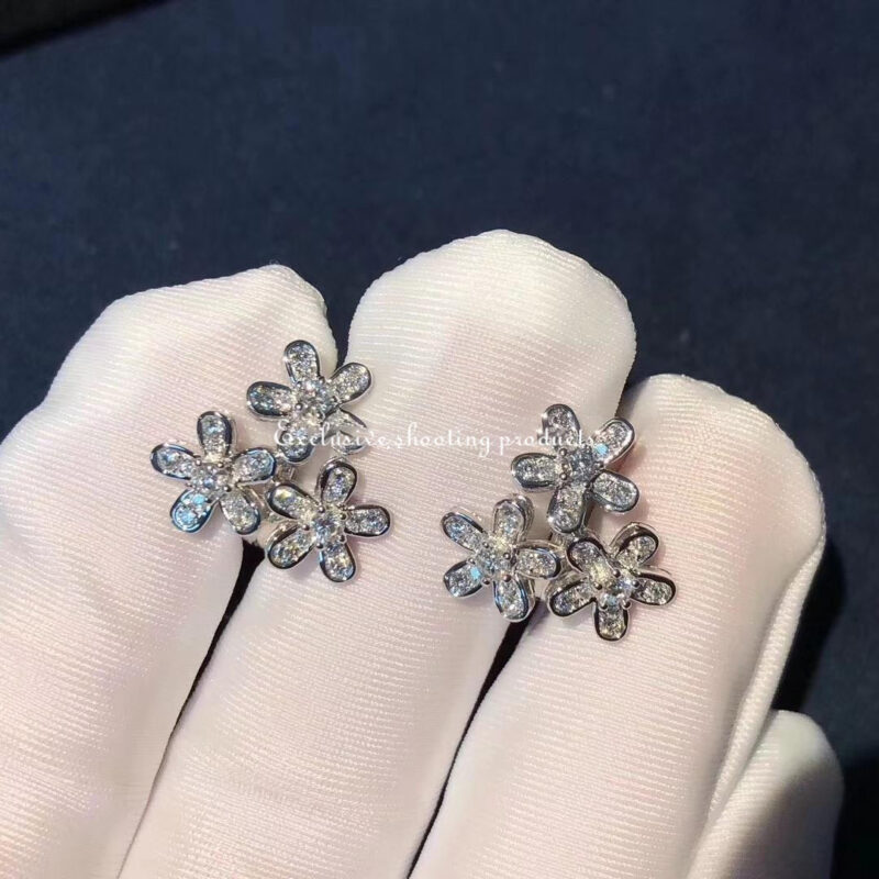Van Cleef & Arpels Socrate earrings VCARB14300 3 flowers White gold Diamond earrings 2
