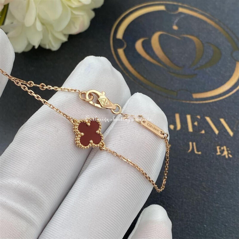 Van Cleef & Arpels VCARN59K00 Sweet Alhambra bracelet Rose gold Carnelian bracelet 2