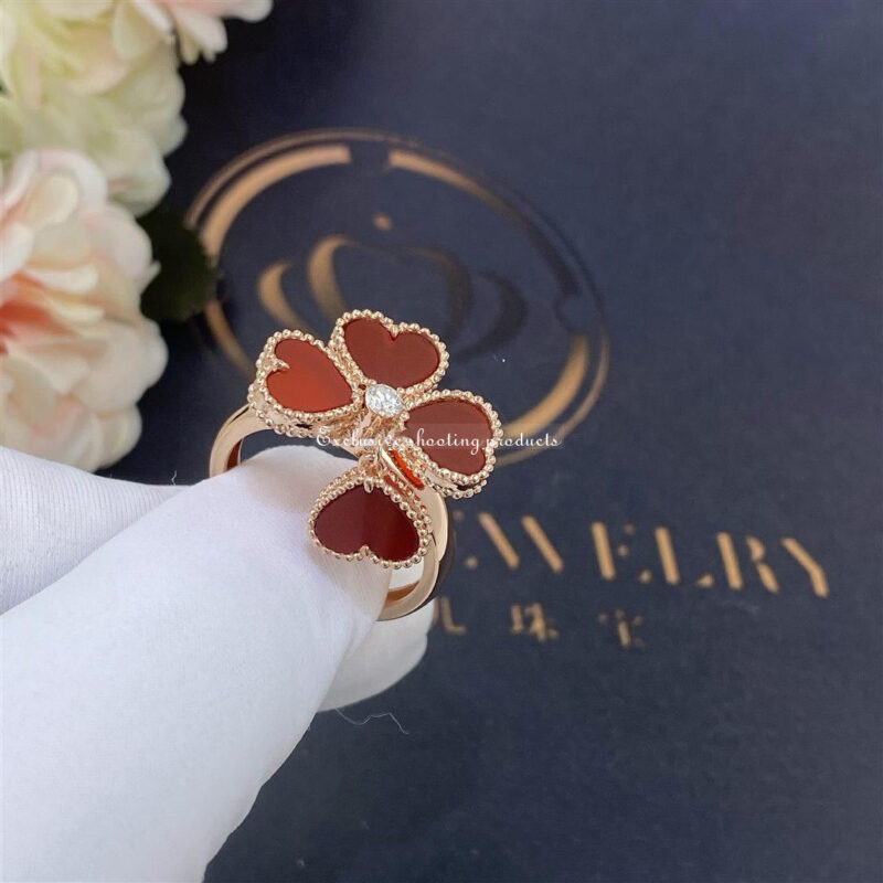 Van Cleef & Arpels VCARN5P600 Sweet Alhambra effeuillage ring Rose gold Carnelian Diamond ring 5