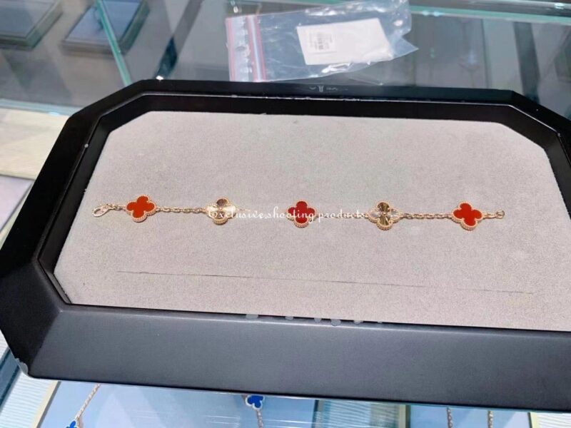 Van Cleef & Arpels VCARP7RP00 Vintage Alhambra bracelet 5 motifs Rose gold Carnelian bracelet 5