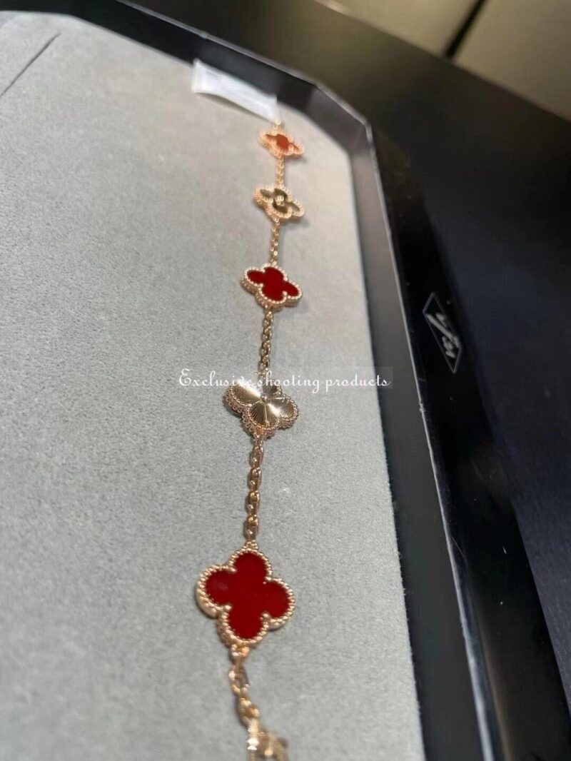 Van Cleef & Arpels VCARP7RP00 Vintage Alhambra bracelet 5 motifs Rose gold Carnelian bracelet 4