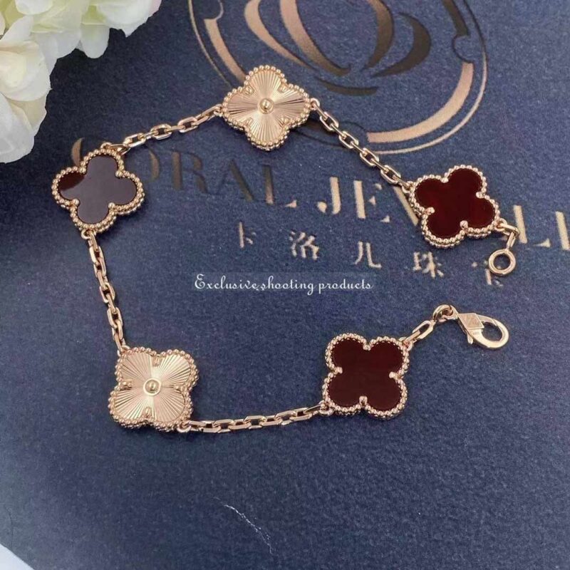 Van Cleef & Arpels VCARP7RP00 Vintage Alhambra bracelet 5 motifs Rose gold Carnelian bracelet 2