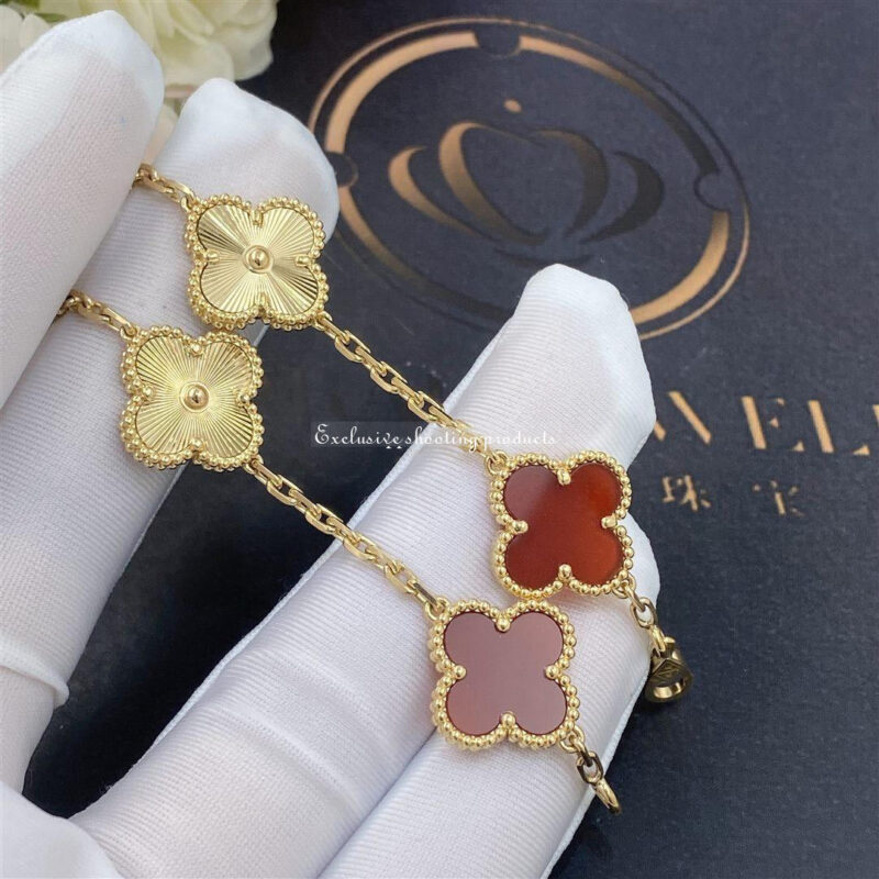 Van Cleef & Arpels VCARP7RP00 Vintage Alhambra bracelet 5 motifs Yellow Gold Edition bracelet 5