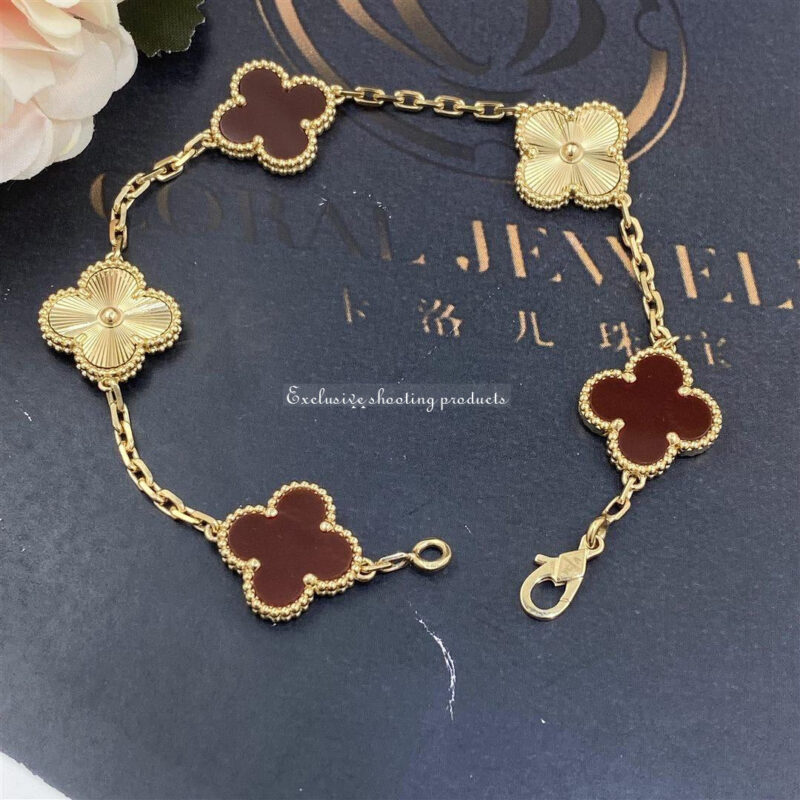 Van Cleef & Arpels VCARP7RP00 Vintage Alhambra bracelet 5 motifs Yellow Gold Edition bracelet 2