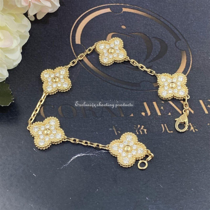 Van Cleef & Arpels Vintage Alhambra bracelet VCARA41400 5 motifs Yellow gold Diamond bracelet 9