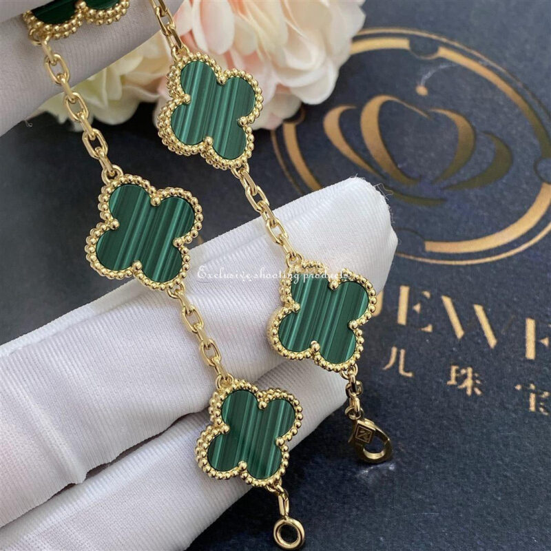 Van Cleef & Arpels VCARL80900 Vintage Alhambra bracelet 5 motifs Yellow gold Malachite bracelet 4