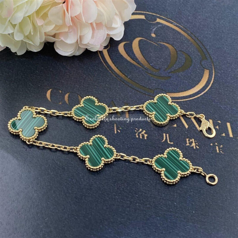 Van Cleef & Arpels VCARL80900 Vintage Alhambra bracelet 5 motifs Yellow gold Malachite bracelet 3