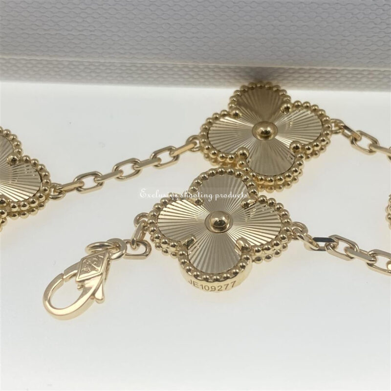 Van Cleef & Arpels VCARP3JK00 Vintage Alhambra bracelet 5 motifs Yellow gold bracelet 2