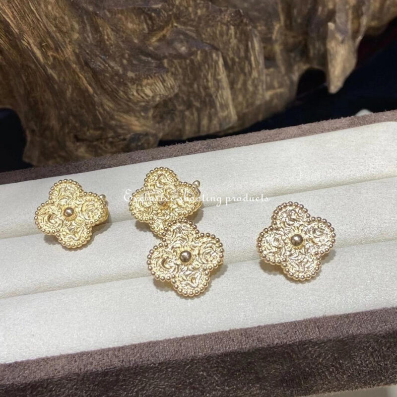 Van Cleef & Arpels VCARO1IH00 Vintage Alhambra earrings Yellow gold 4