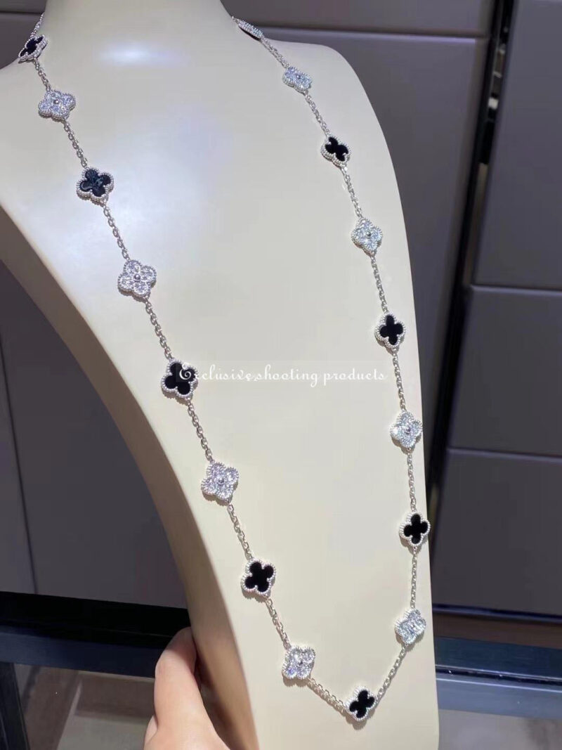 Van Cleef & Arpels VCARP2R800 Vintage Alhambra long necklace 20 motifs White gold Diamond Onyx necklace 3