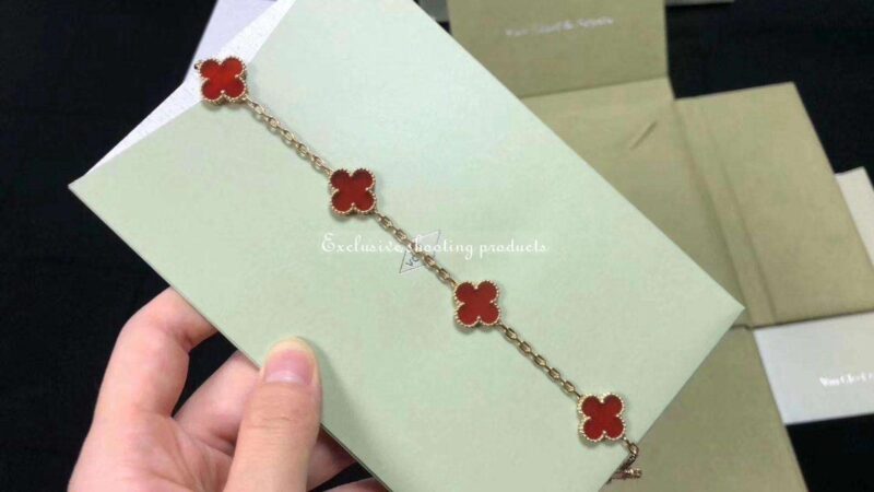 Van Cleef & Arpels VCARD39800 Vintage Alhambra long necklace 20 motifs Yellow gold Carnelian necklace 5