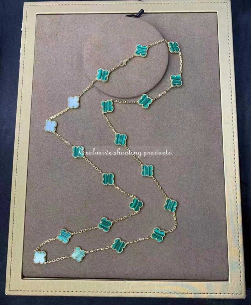 Van Cleef & Arpels VCARL88100 Vintage Alhambra long necklace 20 motifs Yellow gold Malachite necklace 2