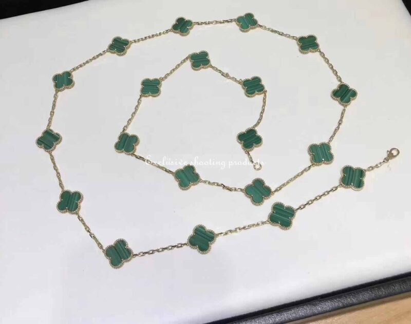 Van Cleef & Arpels VCARL88100 Vintage Alhambra long necklace 20 motifs Yellow gold Malachite necklace 5