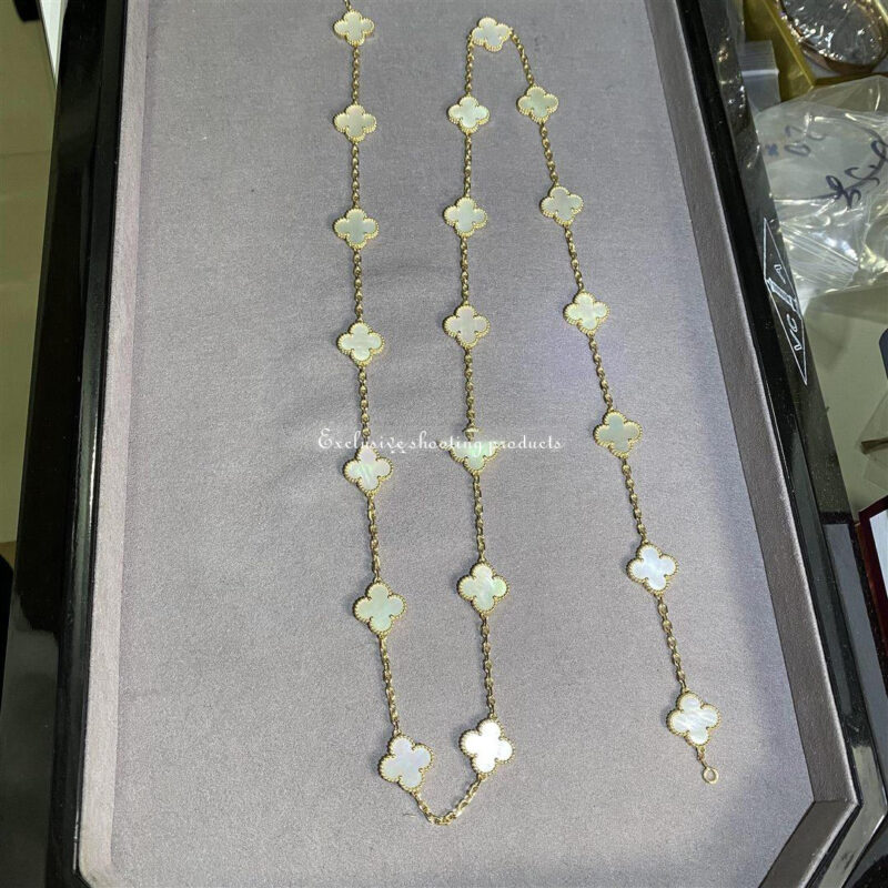 Van Cleef & Arpels VCARA42100 necklace Vintage Alhambra long 20 motifs Yellow gold Mother-of-pearl necklace 7