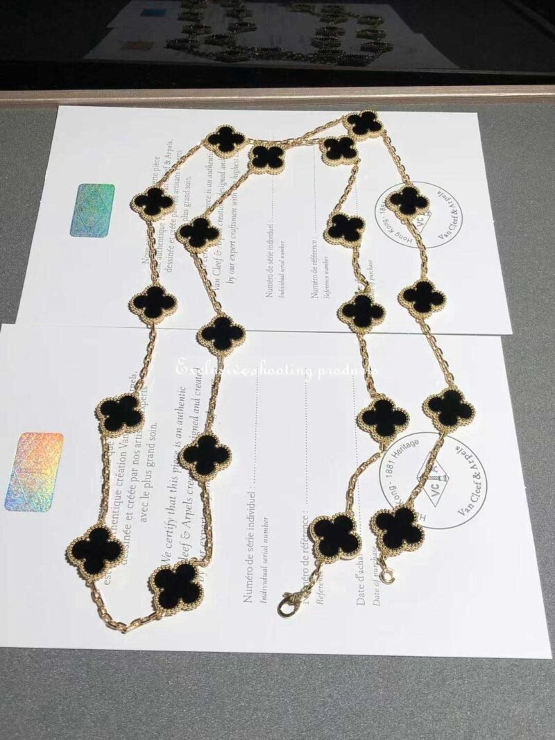 Van Cleef & Arpels VCARA43100 necklace Vintage Alhambra long 20 motifs Yellow gold Onyx necklace 5