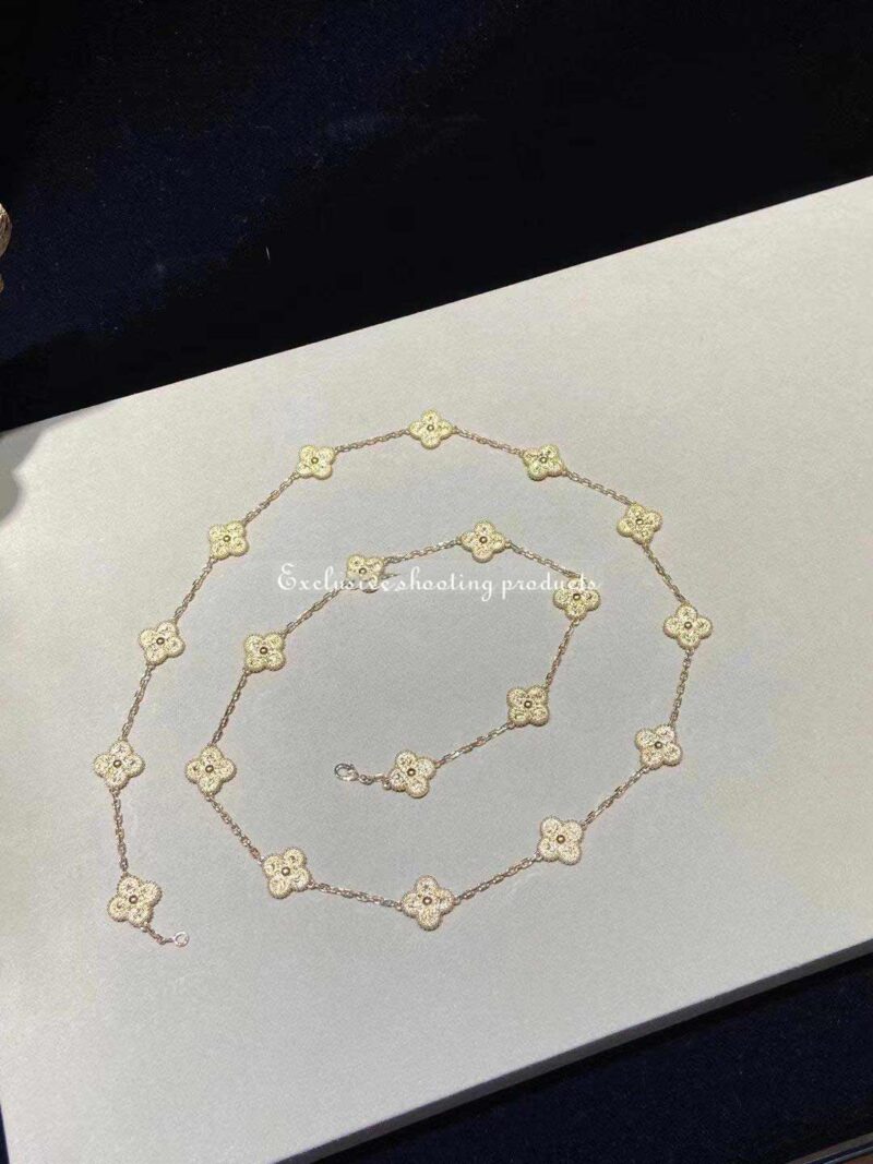 Van Cleef & Arpels VCARO1IC00 necklace Vintage Alhambra long necklace 20 motifs Yellow gold necklace 13