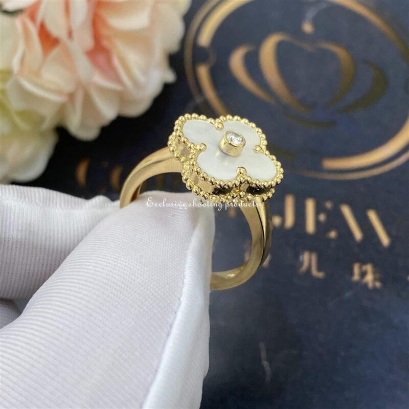 Van Cleef & Arpels VCARA41100 Vintage Alhambra ring Yellow gold Diamond Mother-of-pearl ring 5