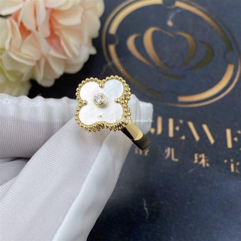 Van Cleef & Arpels VCARA41100 Vintage Alhambra ring Yellow gold Diamond Mother-of-pearl ring 4