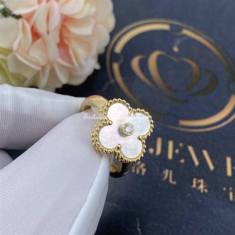 Van Cleef & Arpels VCARA41100 Vintage Alhambra ring Yellow gold Diamond Mother-of-pearl ring 2