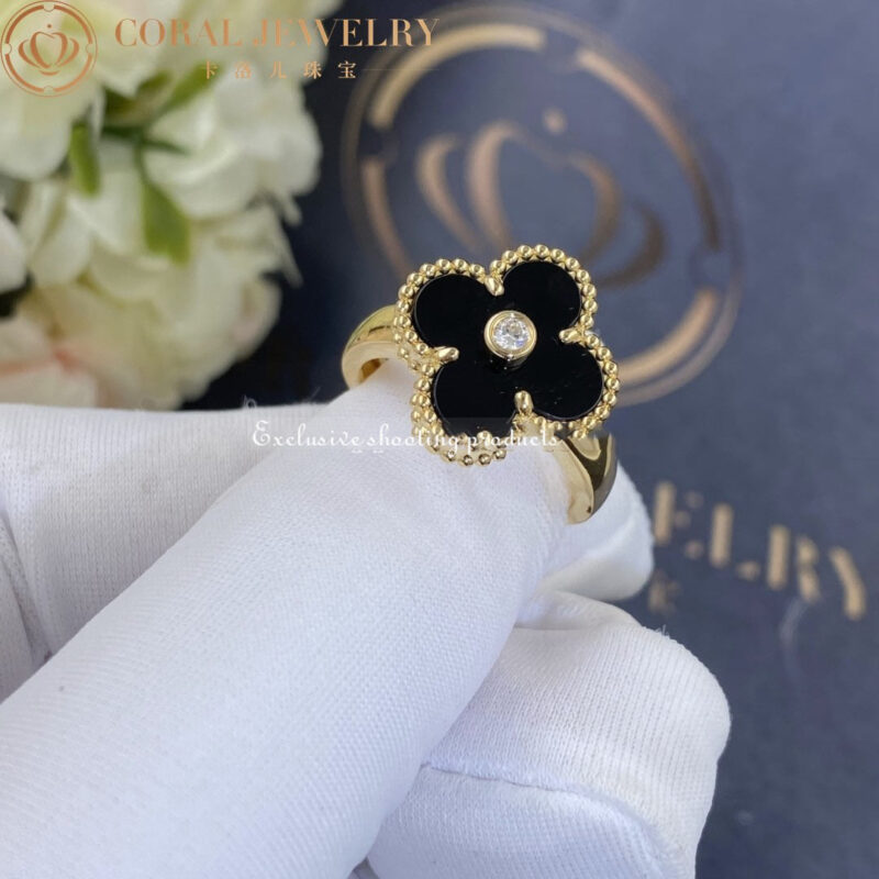 Van Cleef & Arpels VCARA41000 Vintage Alhambra ring Yellow gold Diamond Onyx ring 5