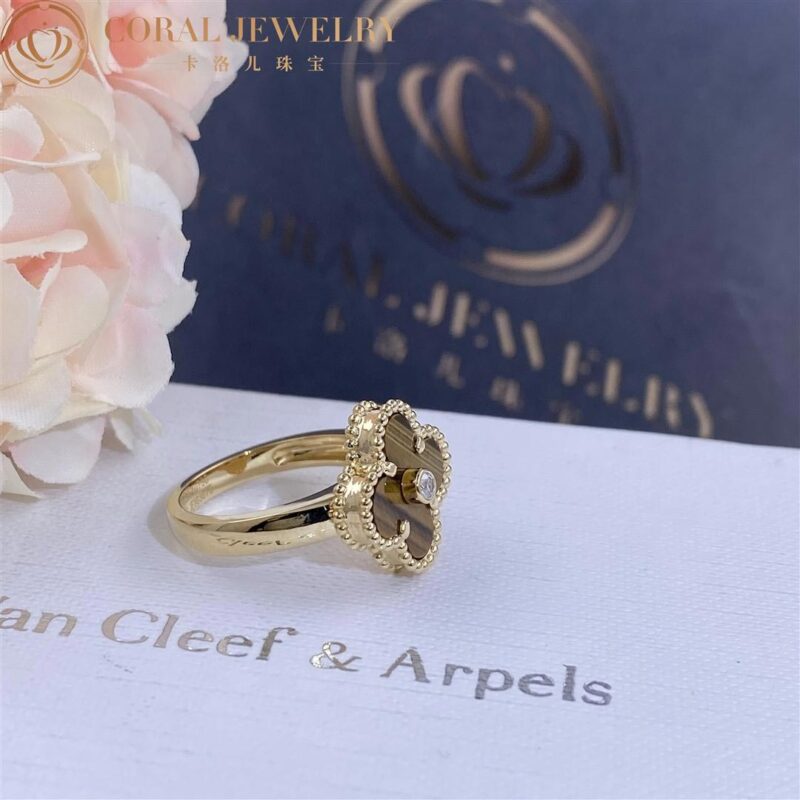 Van Cleef & Arpels VCARD40900 Vintage Alhambra ring Yellow gold Diamond Tiger Eye ring 4